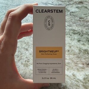 CLEARSTEM BrightenMeUp Skin Perfecting Toner - White and Gold